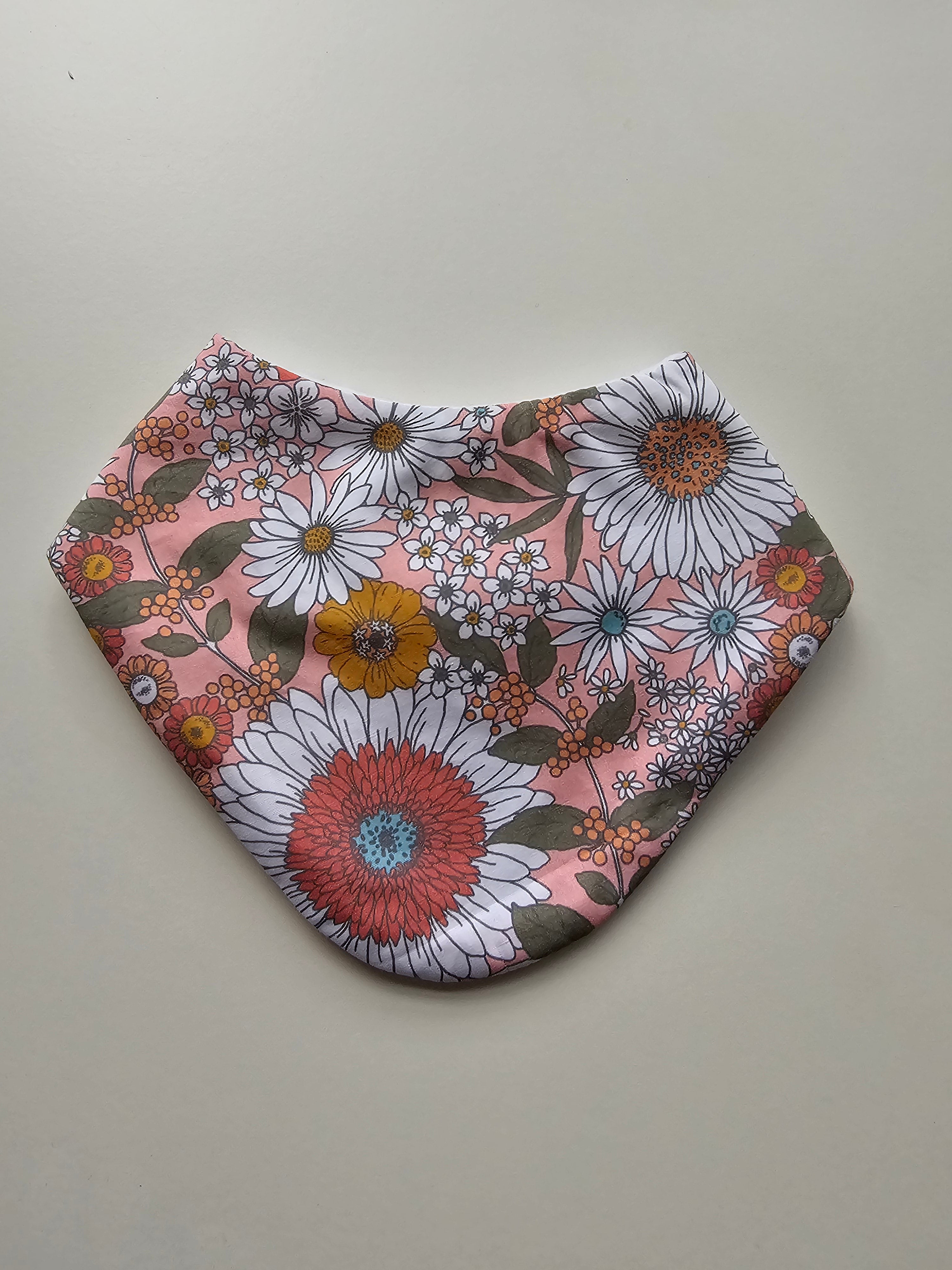 Retro Daisys Pink Bandana Dribble Bib