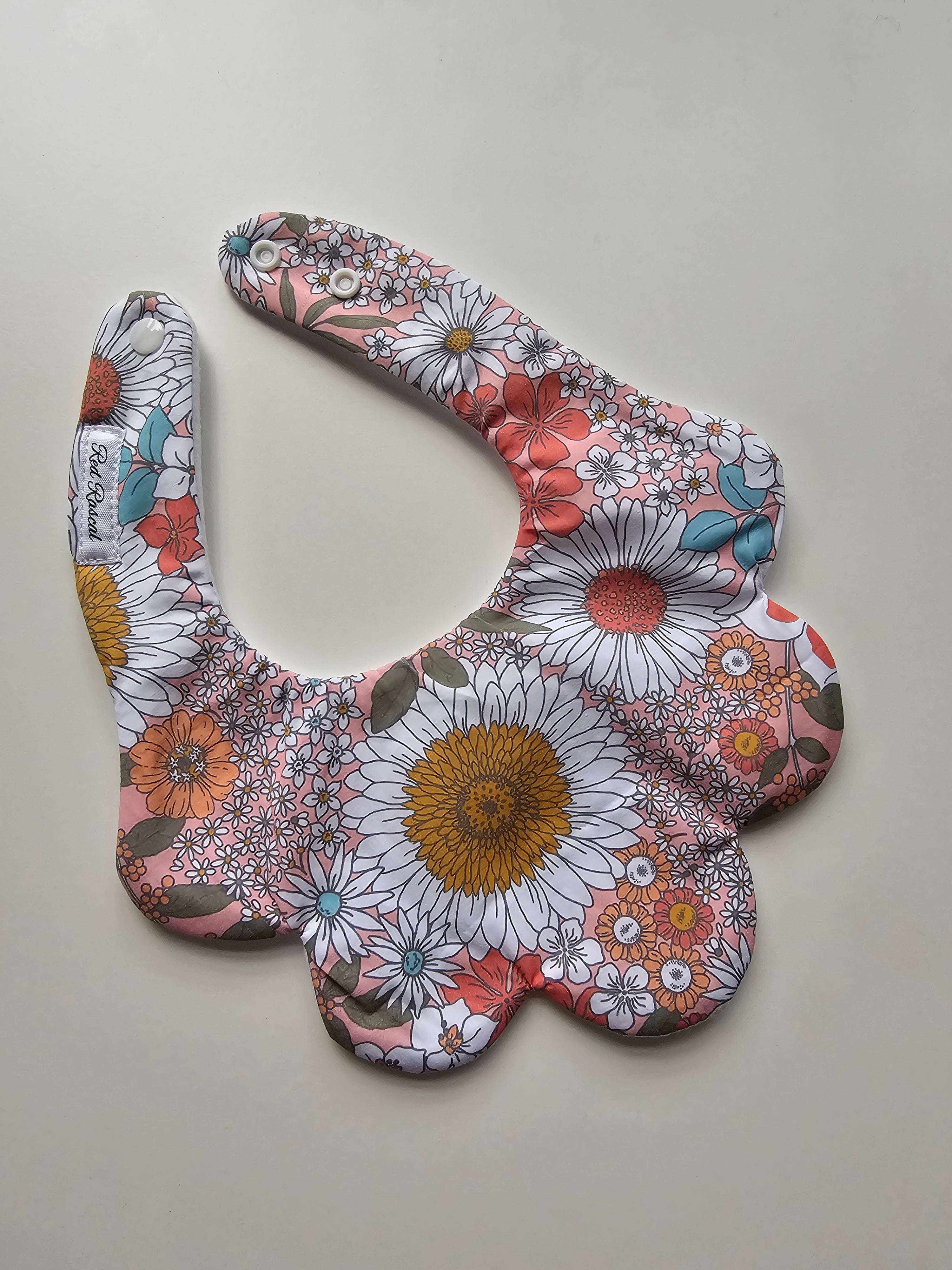 Pink Retro Daisy Scalloped Dribble Bib