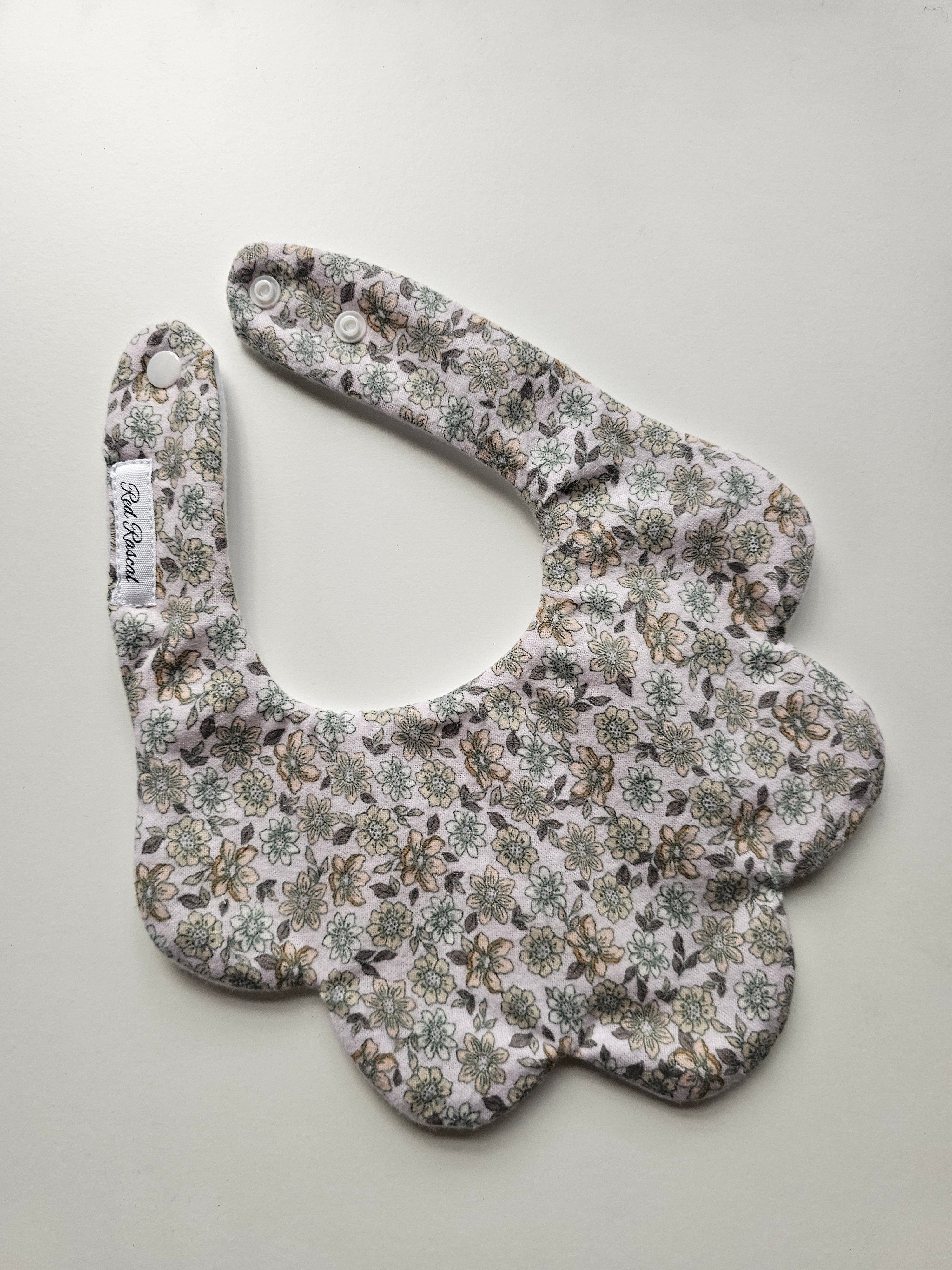 Flannelette Dainty Floral Scalloped Dribble Bib